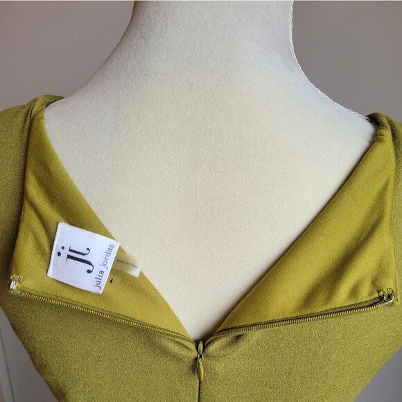 Julia Jordan green faux wrap cap sleeve dress with attached gold belt Size 4 - Picture 8 of 8
